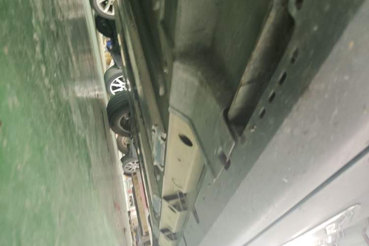 Used Dayun Yuanzhi M1 2020 VIP Edition Chassis Front Left