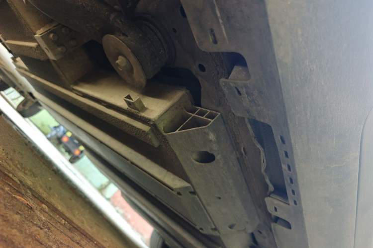 Used Dayun Yuanzhi M1 2021 7-Seater 405 VIP Edition Chassis Rear Right