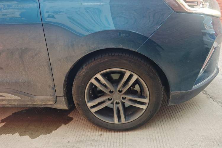 Used Dayun Yuanzhi M1 2021 7-Seater 405 VIP Edition Right Front Wheel Hub