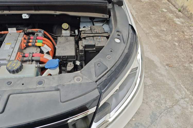 Used Dayun Yuanzhi M1 2021 7-Seater 405 Xiangying Edition Engine Bay Left
