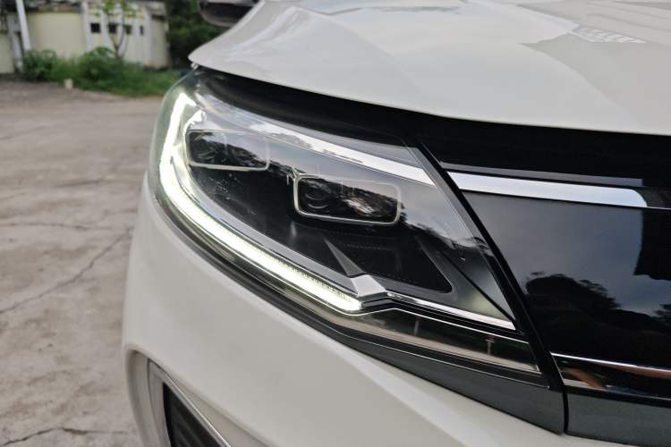 Used Dayun Yuanzhi M1 2021 7-Seater 405 Xiangying Edition Right Front Headlight
