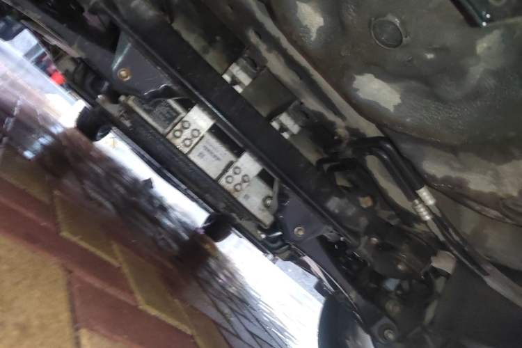 Used Dayun Yuanzhi M1 2022 4-Seater 450 First-Class Seats Chassis Rear