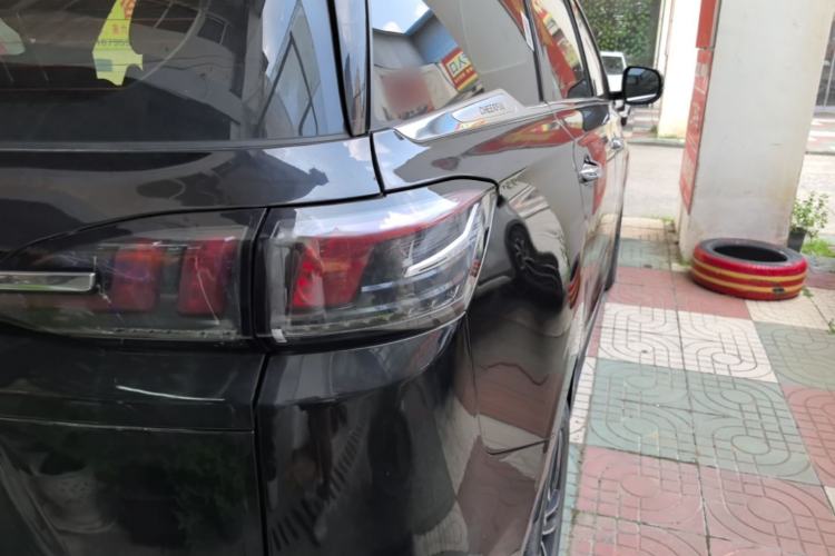 Used Dayun Yuanzhi M1 2022 7-Seater 450 Standard Edition Right Rear Taillight