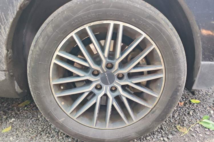 Used Dayun Yuanzhi M1 2023 7-Seater 450 Standard Edition Right Front Wheel Hub