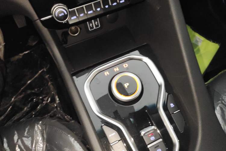 Used Dayun Yuanzhi M1 2025 7-Seater 490 Standard Edition Gear Lever