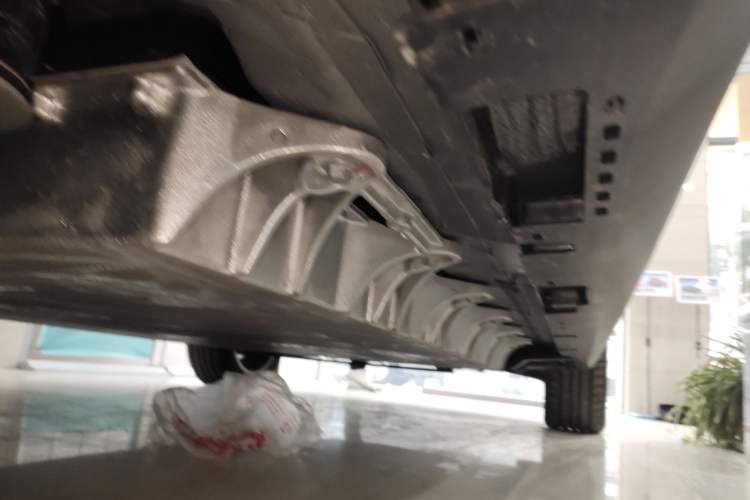 Used Dayun Yuanzhi M1 2025 7-Seater 490 Standard Edition Right Side Sill