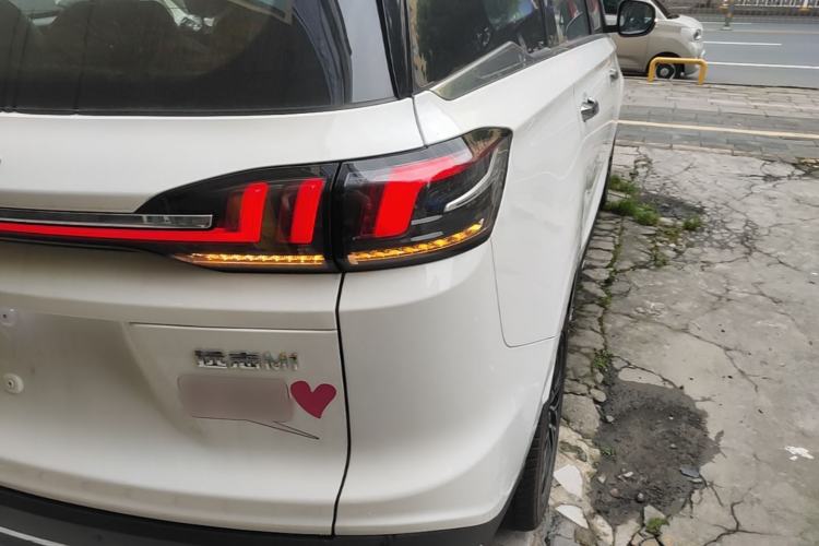 Used Dayun Yuanzhi M1 2025 7-Seater 490 Standard Edition Right Rear Taillight