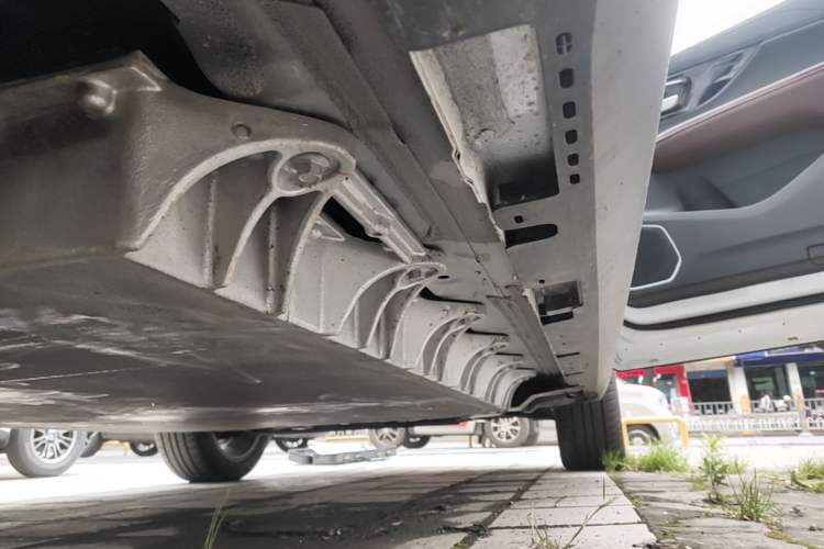 Used Dayun Yuanzhi M1 2025 7-Seater 490 Standard Edition Right Side Sill