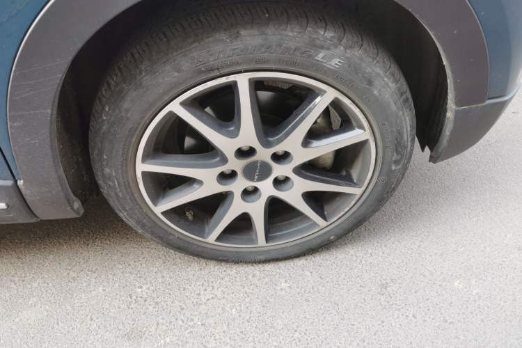 Used Dayun Yuehu 2021 32.85 kWh Two-Wheel-Drive Sprite Version Right Front Wheel Hub