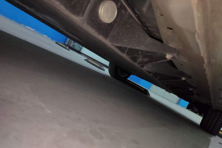 Used Dayun Yuehu 2022 300 Standard Edition Chassis Rear Right
