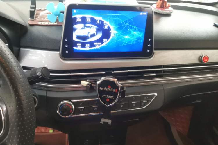 Used Dayun Yuehu 2021 32.85 kWh Two-Wheel-Drive Sprite Version Audio And AC Panel