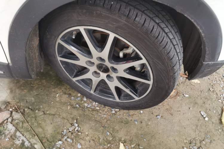 Used Dayun Yuehu 2021 32.85 kWh Two-Wheel-Drive Sprite Version Right Front Wheel Hub