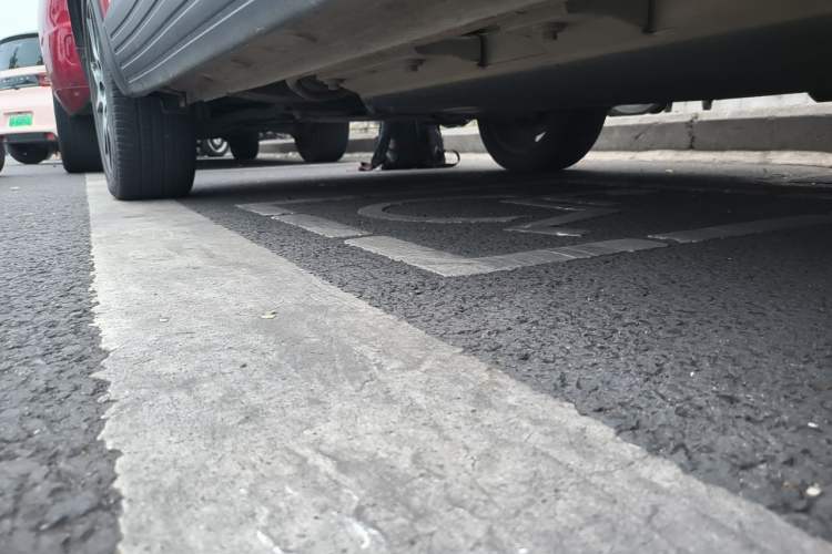 Used Dayun Yuehu 2020 Four-Wheel Drive New Edition Chassis Rear Left