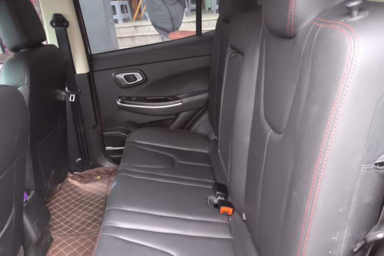 Used Dayun Yuehu 2020 Four-Wheel Drive New Edition Left Rear Seat