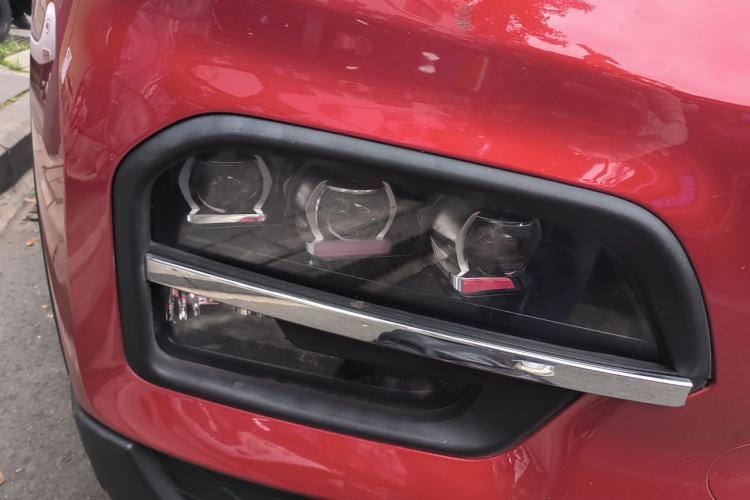 Used Dayun Yuehu 2020 Four-Wheel Drive New Edition Right Front Headlight