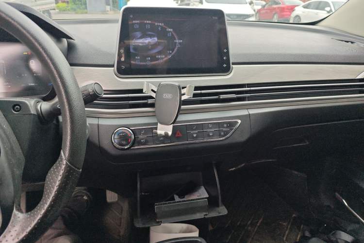 Used Dayun Yuehu 2021 32.85 kWh Two-Wheel-Drive Sprite Version Audio And AC Panel
