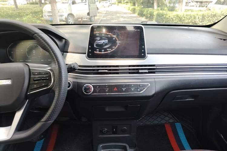 Used Dayun Yuehu 2021 32.85 kWh Two-Wheel-Drive Sprite Version Audio And AC Panel
