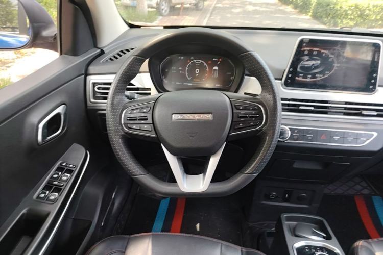 Used Dayun Yuehu 2021 32.85 kWh Two-Wheel-Drive Sprite Version Steering Wheel