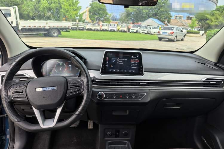 Used Dayun Yuehu 2021 32.85 kWh Two-Wheel-Drive Sprite Version Interior 3
