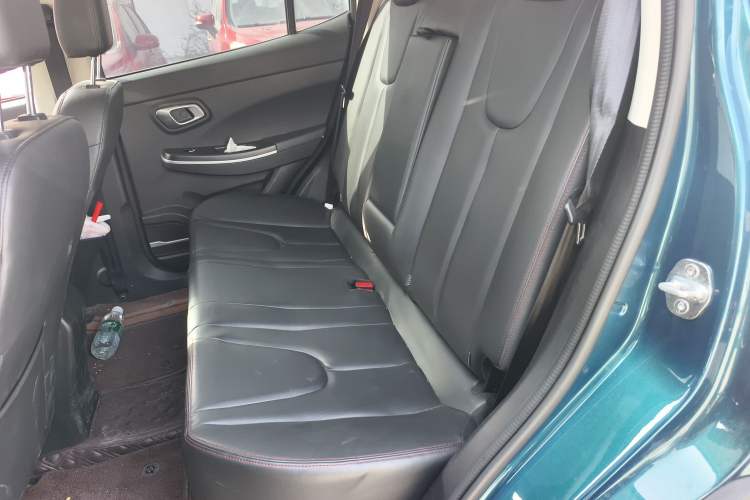 Used Dayun Yuehu 2021 32.85 kWh Two-Wheel-Drive Sprite Version Left Rear Seat