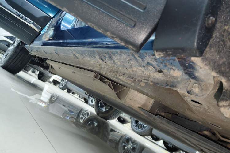 Used Dayun Yuehu 2021 32.85 kWh Two-Wheel-Drive Sprite Version Right Side Sill