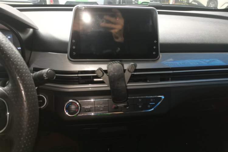 Used Dayun Yuehu 2021 32.85 kWh Two-Wheel-Drive Sprite Version Audio And AC Panel