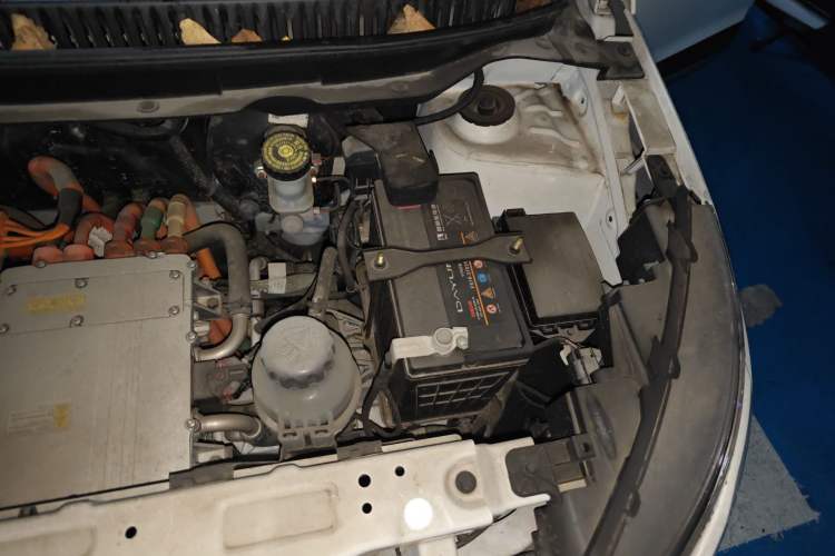 Used Dayun Yuehu 2021 32.85 kWh Two-Wheel-Drive Sprite Version Engine Bay Left