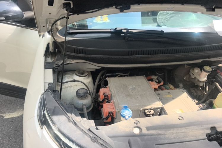 Used Dayun Yuehu 2021 32.85 kWh Two-Wheel-Drive Sprite Version Engine Bay Right
