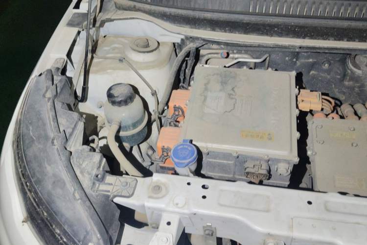 Used Dayun Yuehu 2021 32.85 kWh Two-Wheel-Drive Sprite Version Engine Bay Right