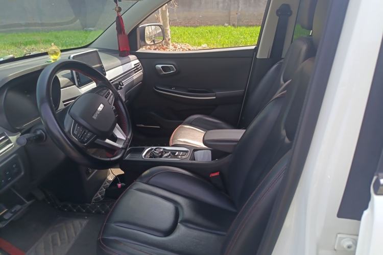 Used Dayun Yuehu 2021 Revised Version 32.85 kWh Two-Wheel Drive Sprite Edition Left Front Seat