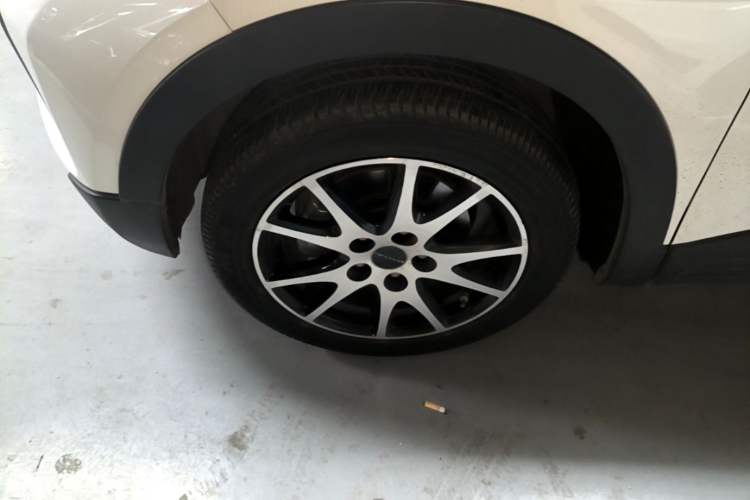 Used Dayun Yuehu 2021 32.85 kWh Two-Wheel-Drive Sprite Version Left Front Wheel Hub