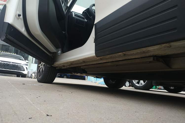 Used Dayun Yuehu 2021 32.85 kWh Two-Wheel-Drive Sprite Version Left Side Sill