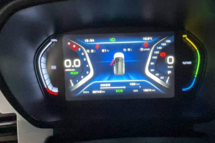 Used Dayun Yuehu 2021 32.85 kWh Two-Wheel-Drive Sprite Version Odometer Close Up