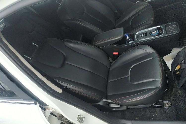 Used Dayun Yuehu 2021 32.85 kWh Two-Wheel-Drive Sprite Version Right Front Seat