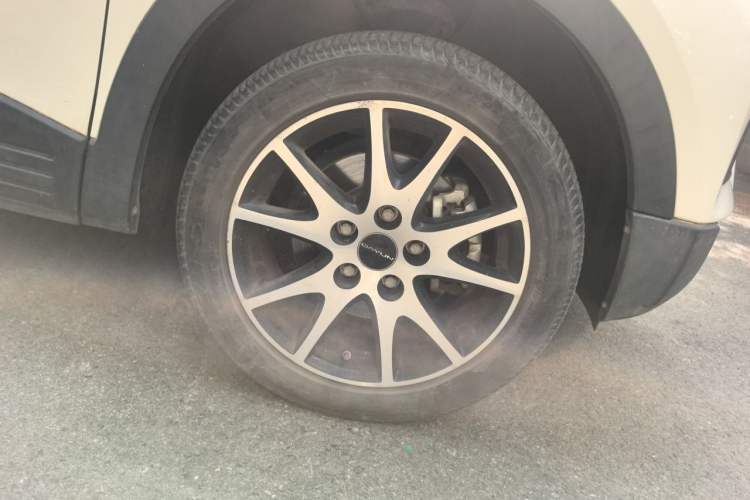 Used Dayun Yuehu 2021 32.85 kWh Two-Wheel-Drive Sprite Version Right Front Wheel Hub