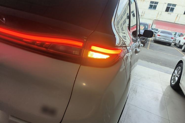 Used Dayun Yuehu 2021 32.85 kWh Two-Wheel-Drive Sprite Version Right Rear Taillight