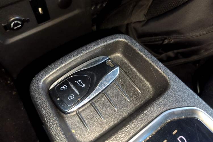Used Dayun Yuehu 2021 32.85 kWh Two-Wheel-Drive Sprite Version Vehicle Key