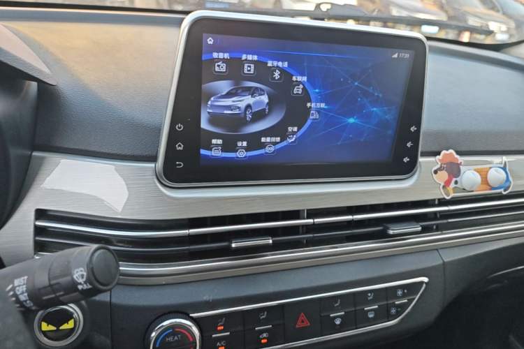 Used Dayun Yuehu 2022 Revised Version 30.66 kWh Two-Wheel Drive Luxury Edition Audio And AC Panel