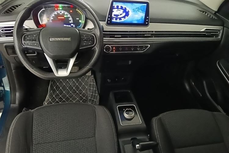 Used Dayun Yuehu 2022 30.66 kWh Two-Wheel Drive Standard Version Center Console