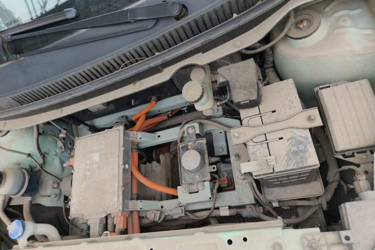 Used Dayun Yuehu 2022 30.66 kWh Two-Wheel Drive VIP Edition Engine Bay Left