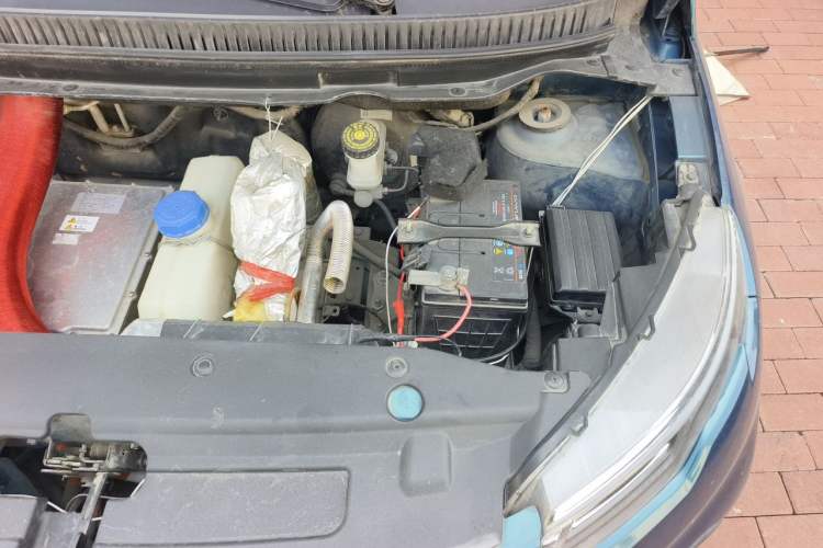 Used Dayun Yuehu 2022 330 Standard Edition Engine Bay Left
