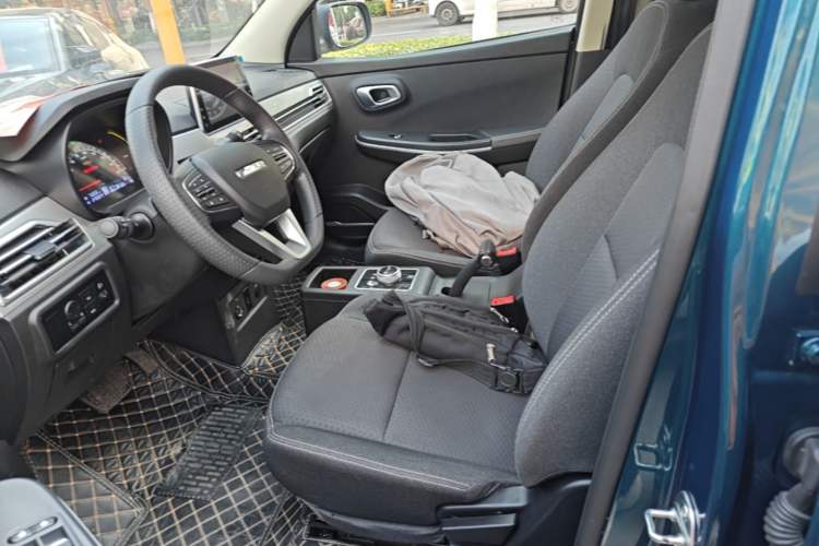 Used Dayun Yuehu 2022 30.66 kWh Two-Wheel Drive Standard Version Left Front Seat