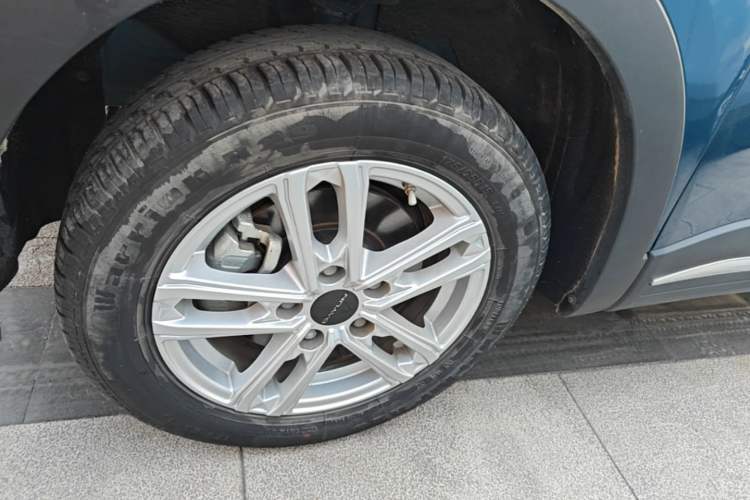 Used Dayun Yuehu 2022 30.66 kWh Two-Wheel Drive Standard Version Left Front Wheel Hub