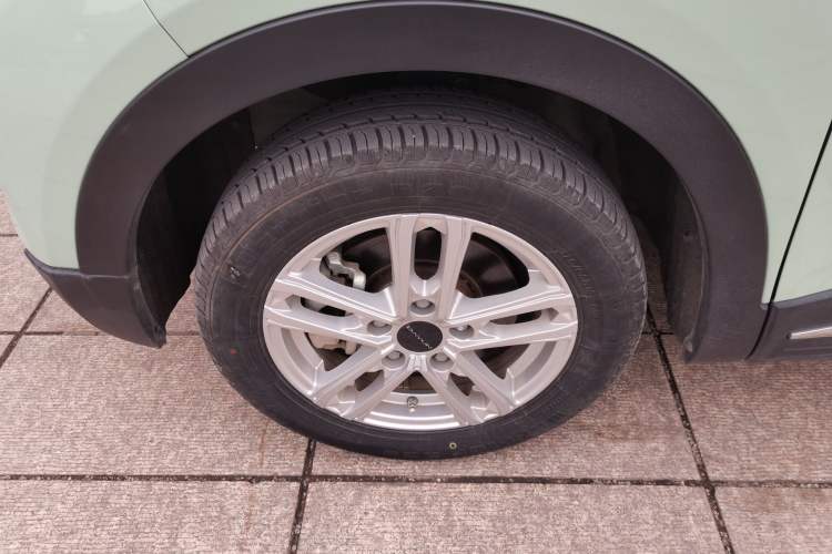 Used Dayun Yuehu 2022 330 Standard Edition Left Front Wheel Hub