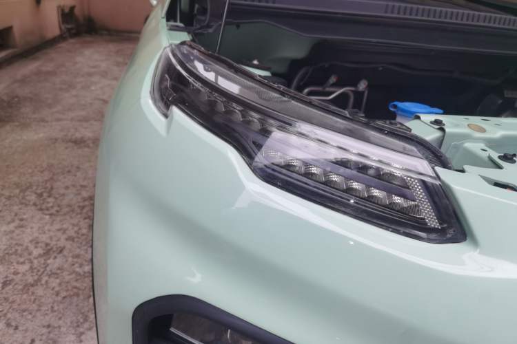 Used Dayun Yuehu 2022 300 Standard Edition Right Front Headlight