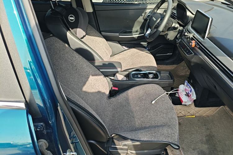 Used Dayun Yuehu 2022 330 VIP Edition Right Front Seat