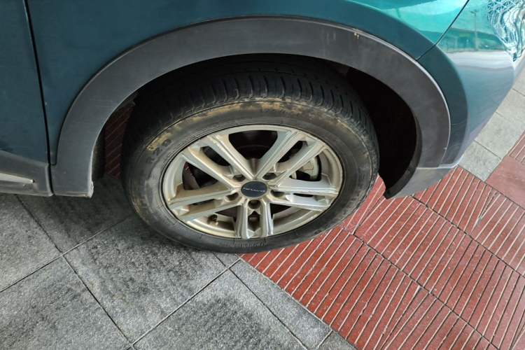 Used Dayun Yuehu 2022 30.66 kWh Two-Wheel Drive Standard Version Right Front Wheel Hub