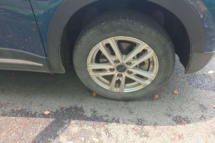Used Dayun Yuehu 2022 30.66 kWh Two-Wheel Drive Standard Version Right Front Wheel Hub