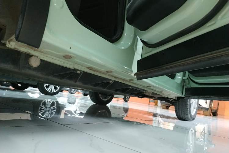 Used Dayun Yuehu 2022 30.66 kWh Two-Wheel Drive Standard Version Right Side Sill