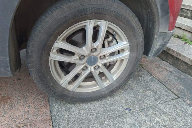 Used Dayun Yuehu 2022 30.66 kWh Two-Wheel Drive Standard Version Right Front Wheel Hub